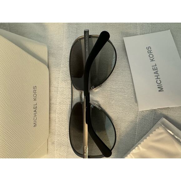 Michael Kors Chelsea Sunglases - Picture 5 of 9